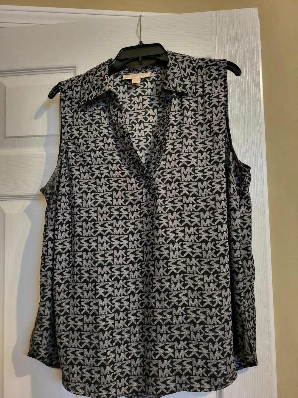 Michael Kors Black & Gray Logo Sleeveless Collared Top